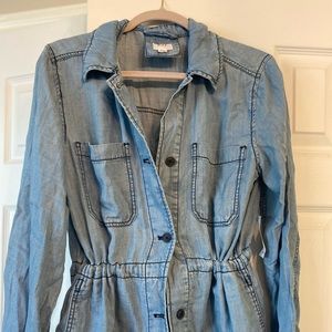 New Gap denim long sleeve light weight jacket also called a utility shirt sz M.